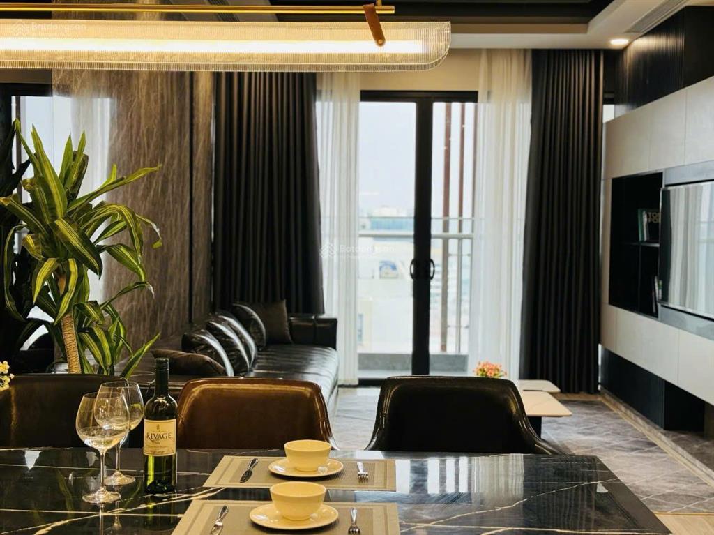12,3 tỷ chính chủ gửi bán căn brg 25 lê văn lương s 105m2. tầng trung. tòa d1  0906 223 ***
