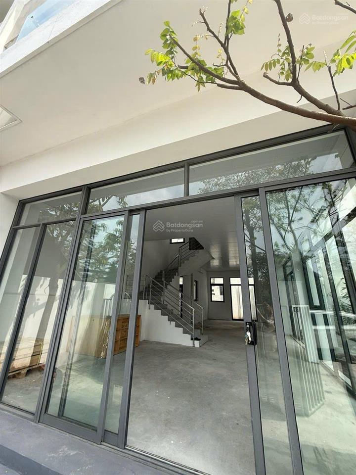 Chính chủ tôi bán căn bt sol lake villas nam cường 162m2 sẵn sổ view công viên cây đàn.