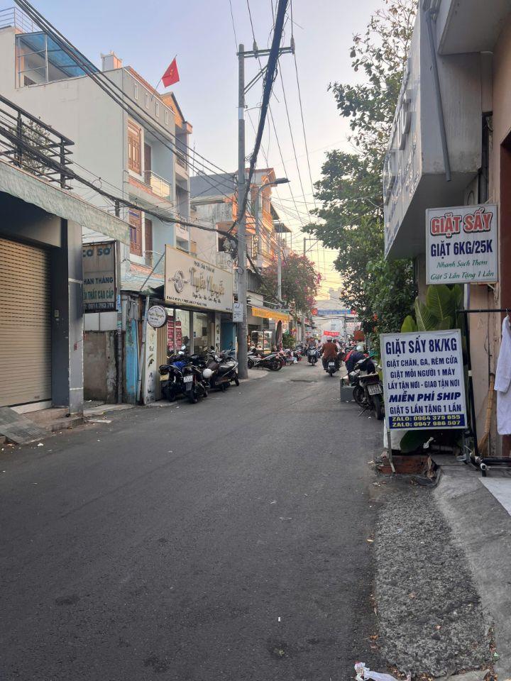 Bán CHDV cao cấp gần Cao đẳng Công Thương PLB Q9
