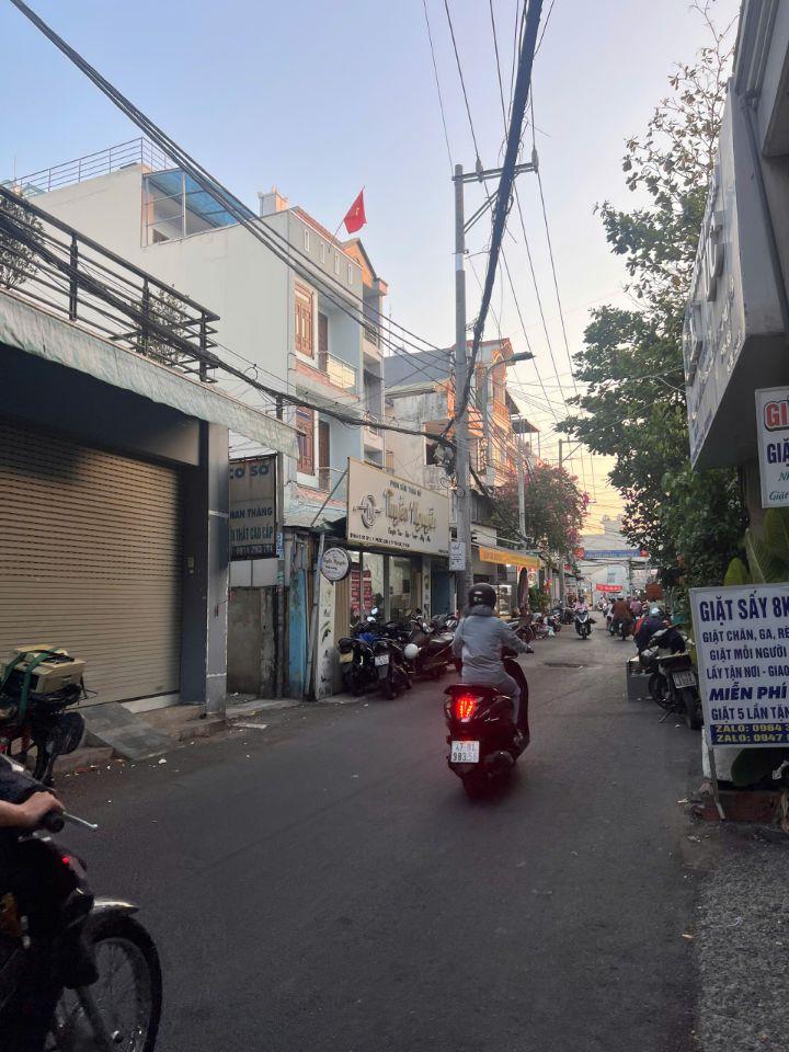 Bán CHDV cao cấp gần Cao đẳng Công Thương PLB Q9