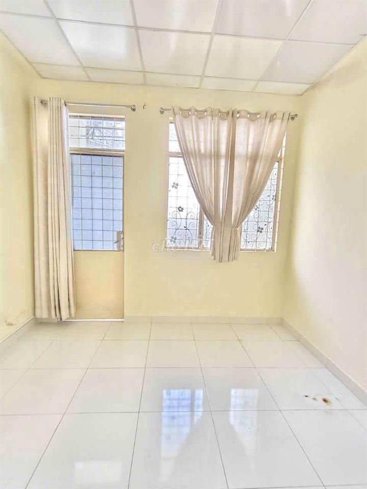 Bán căn hộ 2 phòng ngủ, chung cư huỳnh văn chính