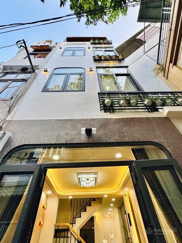 Nhà đẹp ở ngay đón tết, hoàng hoa thám phú nhuận, dt 35m2 x 4 tầng, 7.25 tỷ tl