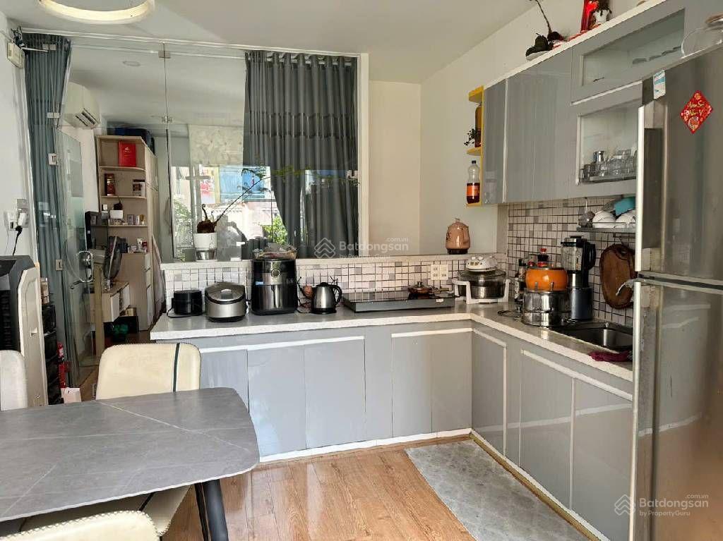 Tiền nằm ở đây, gần mặt tiền đang cho thuê kinh doanh, bán nhà phan đăng lưu,ngang gần 4,7.2 tỷ tl.