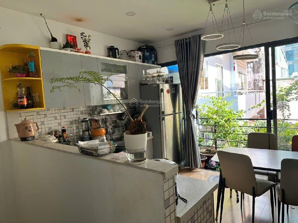 Tiền nằm ở đây, gần mặt tiền đang cho thuê kinh doanh, bán nhà phan đăng lưu,ngang gần 4,7.2 tỷ tl.