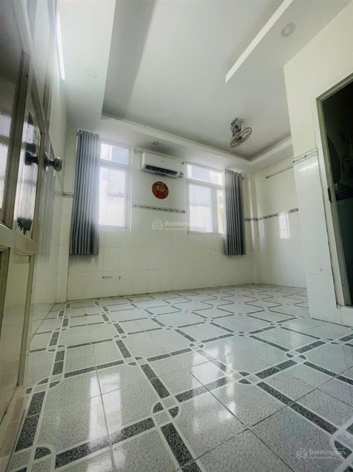 Bán nhà phan văn trị, q5, ngang 4m5 giảm còn 4ty8, 3 căn ra oto, 4 tầng cứng cáp đẹp