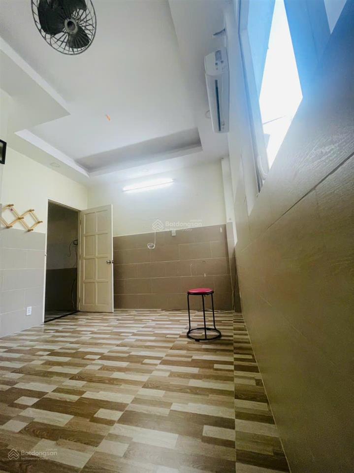 Bán nhà phan văn trị, q5, ngang 4m5 giảm còn 4ty8, 3 căn ra oto, 4 tầng cứng cáp đẹp