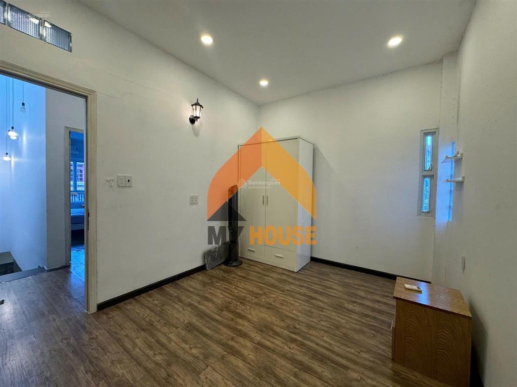 Hàng tốt giá rẻ nhà phố 2pn thảo điền có sân chill đường ô tô chỉ 22tr