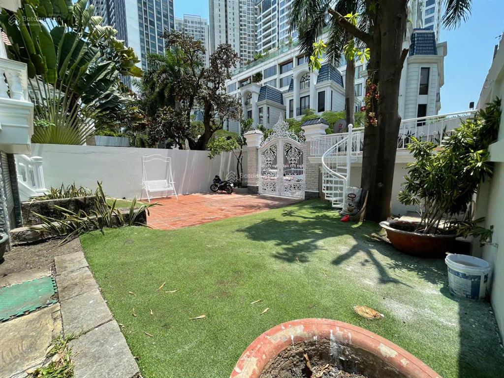 Vị trí đẹp đông đúc thảo điền cho các ngành nghề villa sân vườn 8pn
