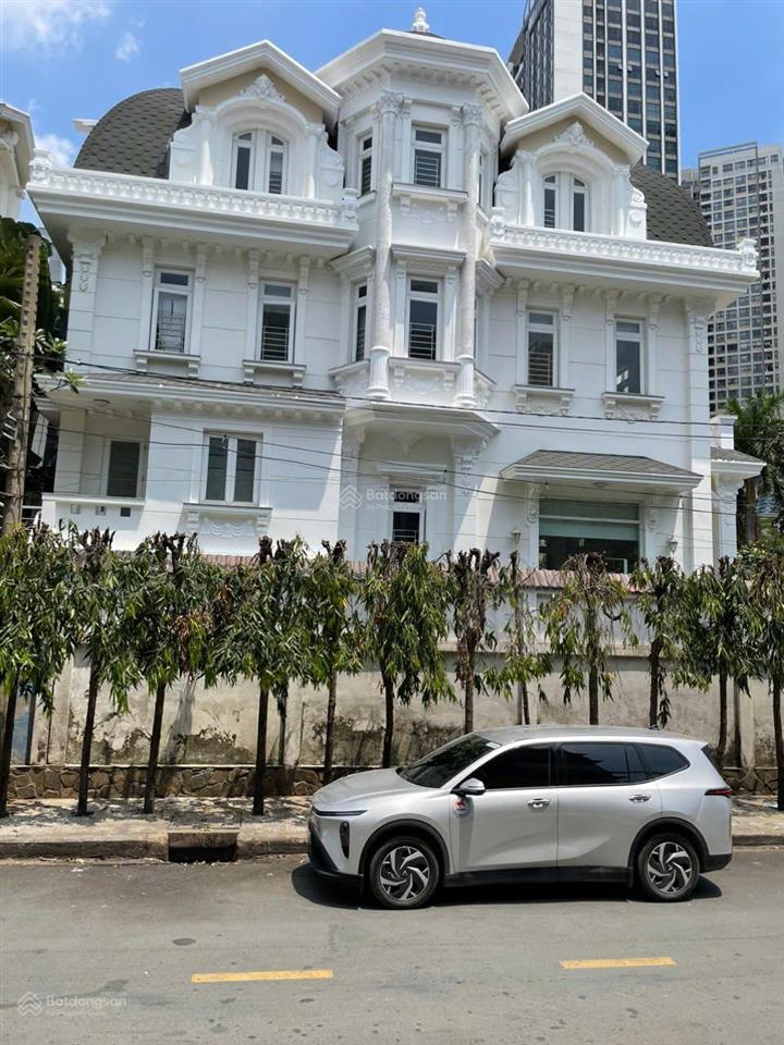 Vị trí đẹp đông đúc thảo điền cho các ngành nghề villa sân vườn 8pn