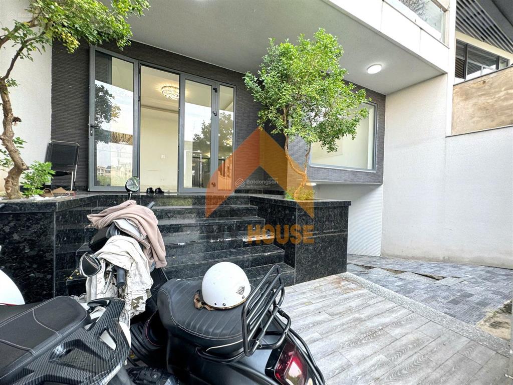 Siêu phẩm villa q2 style hiện đại có thang máy full nội thất ở và vp