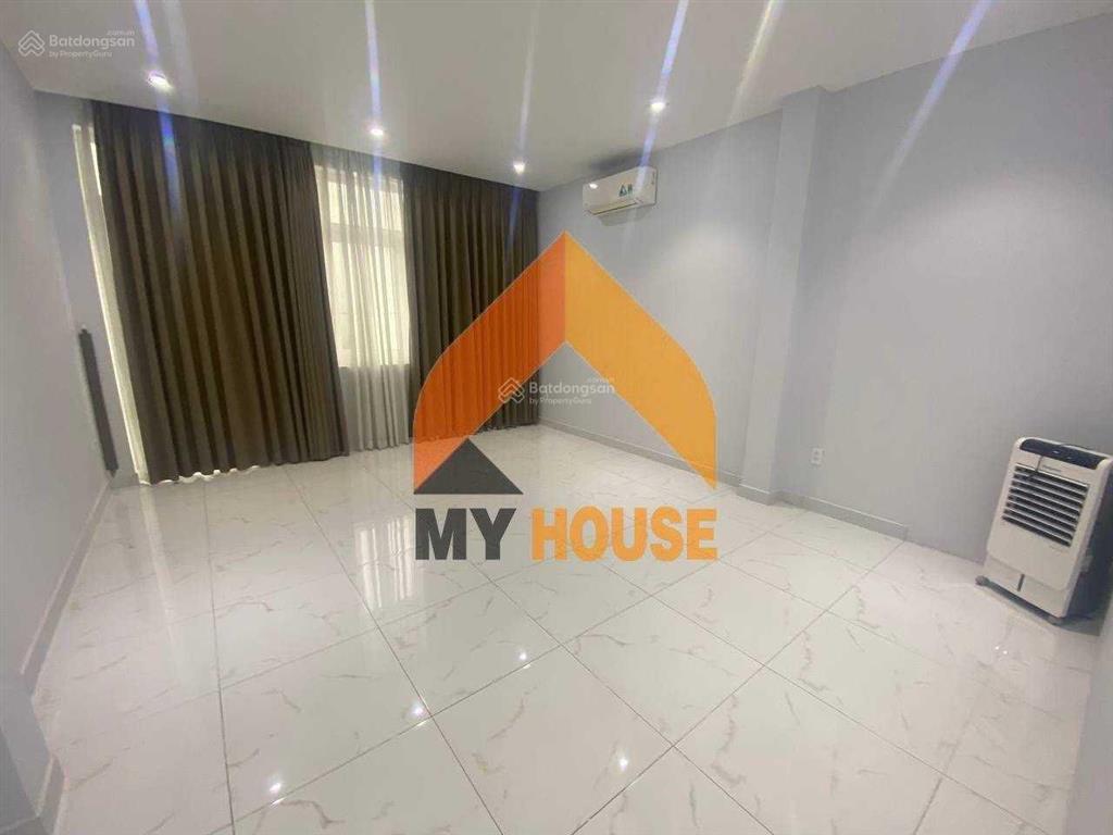 Nhà q2 ngay cầu sg có sân đỗ ô tô 4pn nhà sạch đẹp như hình