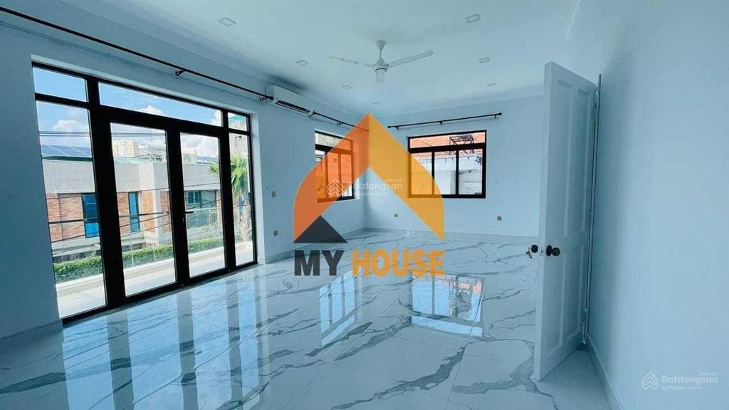 Mặt hàng đỉnh cao lại ra nè ac ơi villa sân vườn hồ bơi thang máy 5pn