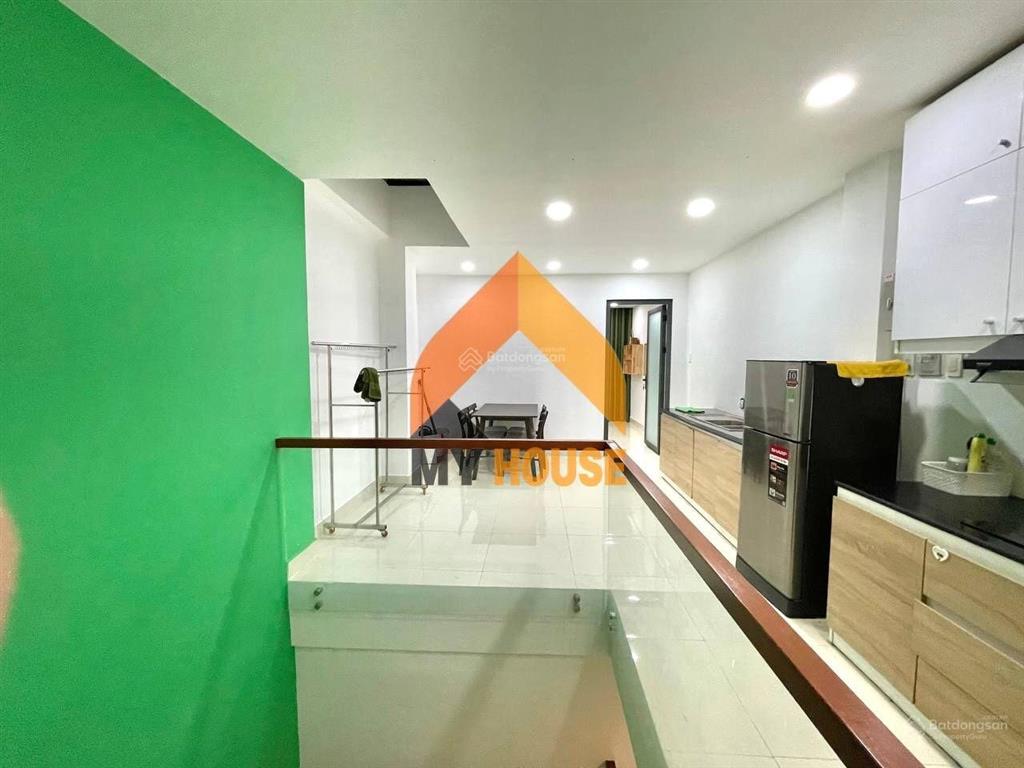 Sau lưng mega nhà hầm trệt 4lầu nhà đẹp đúng giá vị trí thuận lợi