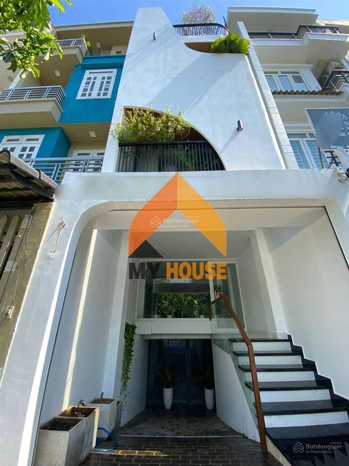 Sau lưng mega nhà hầm trệt 4lầu nhà đẹp đúng giá vị trí thuận lợi