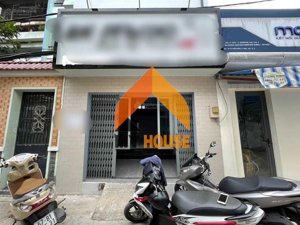 Nhà trống suốt trung tâm q2 gần cầu sài gòn style kính hiện đại