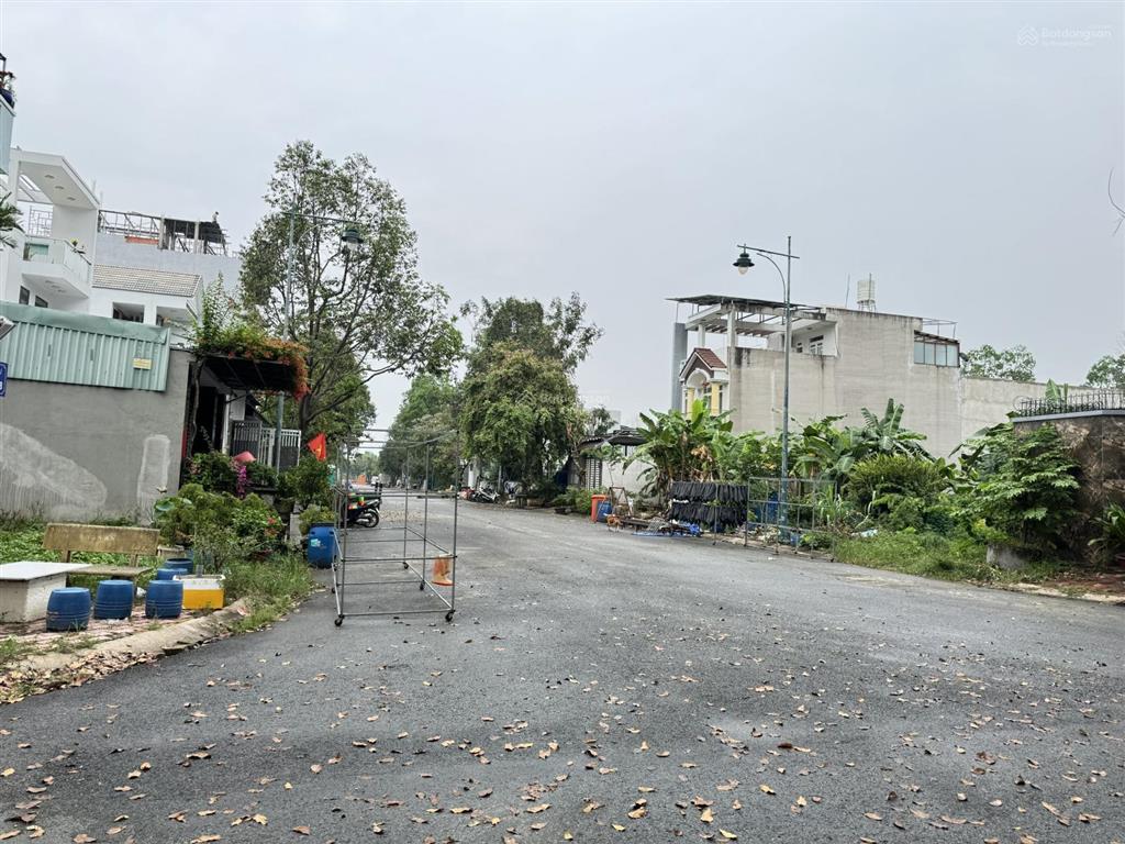 Nguồn kín chủ gửi nền đất duy nhất nền nhà phố 120m2, thổ cư/sổ hồng ở vĩnh phú 1