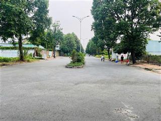 230 m2 lô góc 2 mặt tiền đường rộng 12m thông dài hướng ra chợ đầu mối thủ đức, sổ riêng