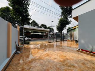 Cho thuê mặt bằng rộng rãi sạch sẽ tổng diện tích 250m2 giá chỉ 15tr/tháng mặt tiền đường rộng 26m