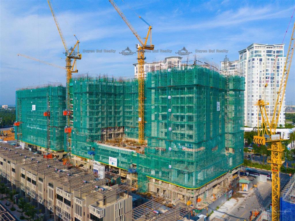 Căn 3pn hoa hậu rất đẹp, view hồ điều hòa, đặc biệt ban công 12m thông với phòng ngủ, giá đầu tư