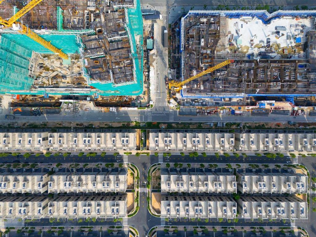 Căn 3pn hoa hậu rất đẹp, view hồ điều hòa, đặc biệt ban công 12m thông với phòng ngủ, giá đầu tư