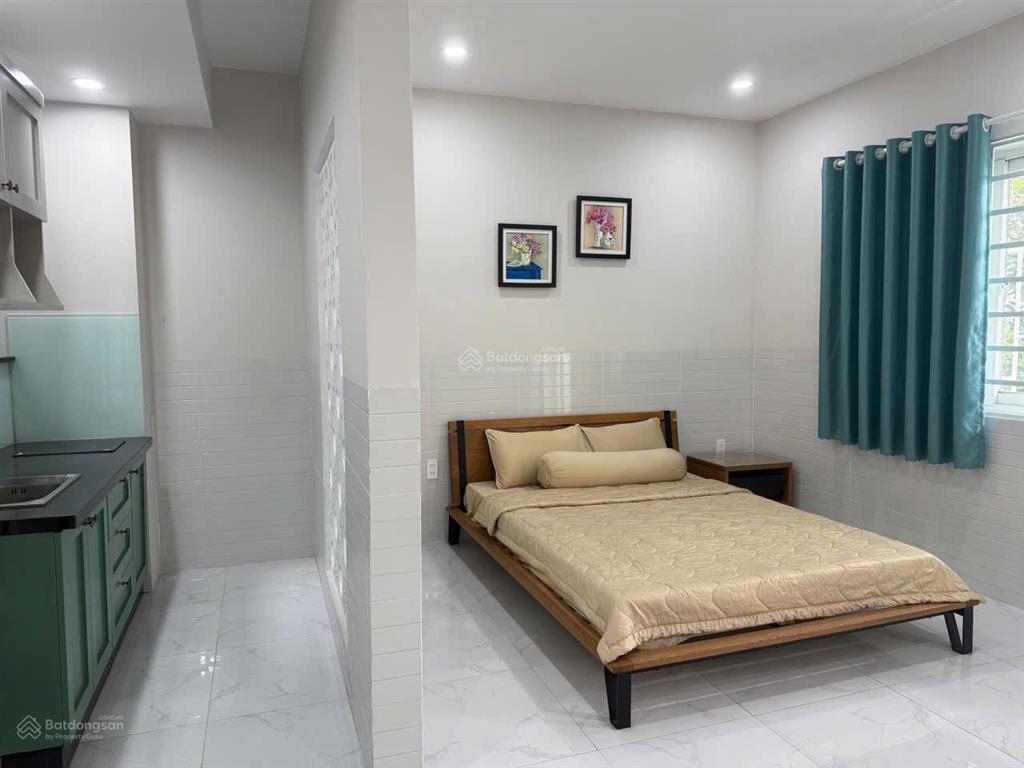 Cho thuê nhà unitown, 1 trệt, 4 lầu, 6 phòng ngủ, giá 42tr/tháng