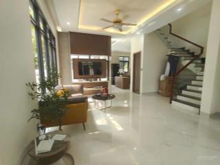 Cho thuê nhà unitown, 1 trệt, 4 lầu, 6 phòng ngủ, giá 42tr/tháng