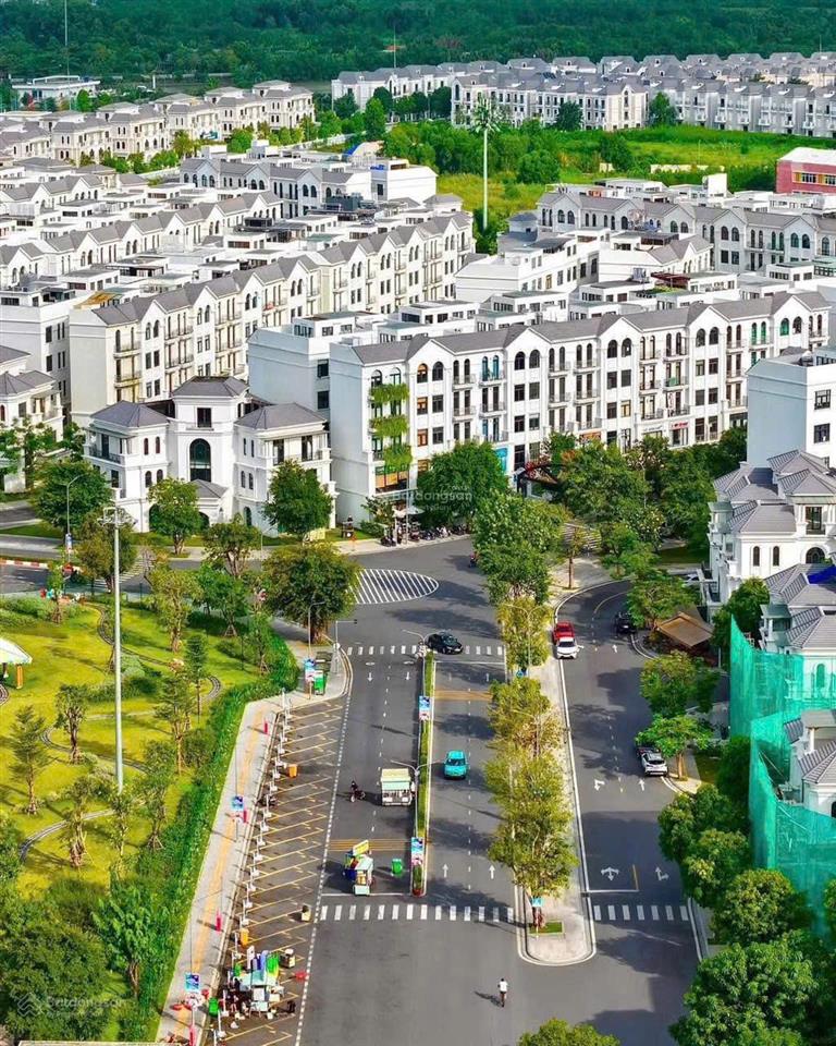 Nhà phố manhattan 9x12m 108m2 22,7 tỷ ký trực tiếp cdt  bằng giá sang nhượng