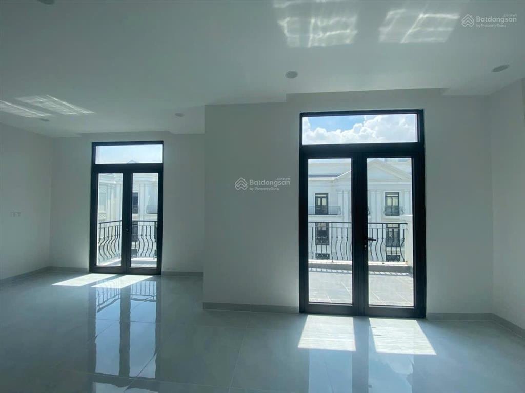 Nhà phố manhattan glory 24,2 tỷ 148m2 sổ hồng sẵn, đang cho thuê 40 triệu/tháng,