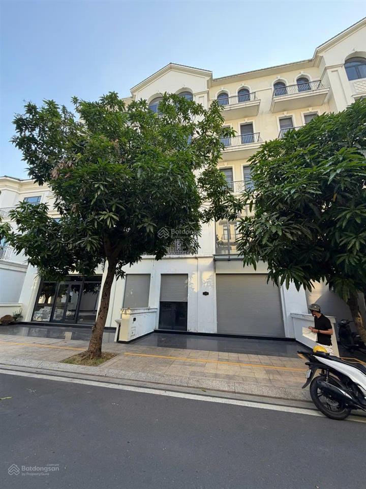 Bán nhà phố manhattan 105m2 vinhomes grand park | sổ hồng sẵn | giá 20,6 tỷ