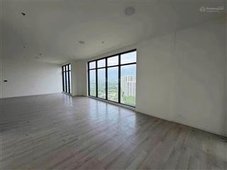 Căn penthouse lumière 208m2, 4pn, không gian rộng rãi, có sổ, hđ thuê 30tr/tháng, chỉ 14 tỷ