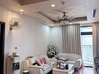 Bán căn hộ 2n2vs toà r5 chung cư royal city hướng đông nam full nội thất