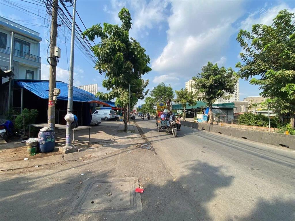 Cần bán nhà 1 trệt 2 lầu hẻm thông xe tải gần chợ đầu mối thủ đức phường tam bình
