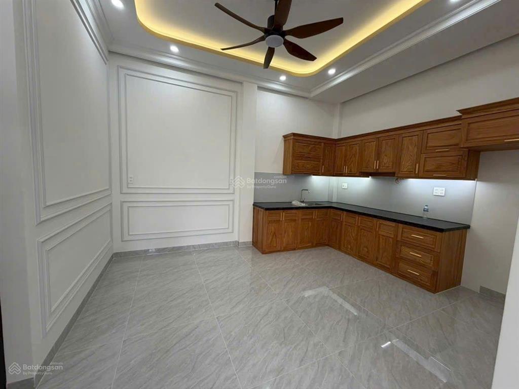 Chủ gửi bán nhà 2 lầu phường hbc thủ đức dt 6x10 nhà mới 100%