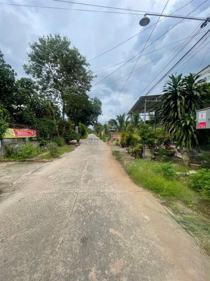 Bán đất Bình Thuận, 281,4 m2 sẵn 100 m2 thổ cư, Sổ sẵn