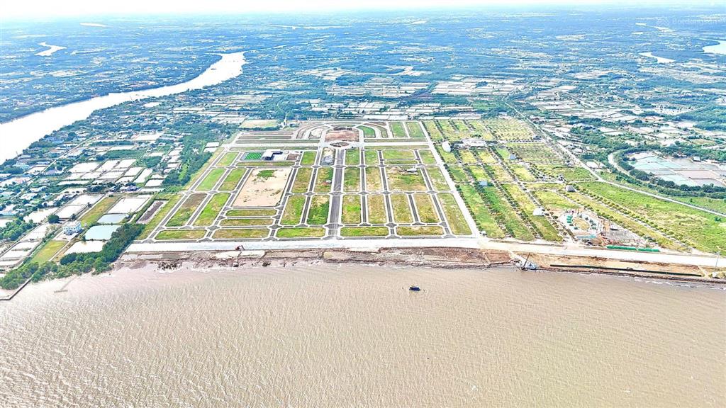 Cần bán nền c2, 80m2, sổ đỏ sẵn.  0901 603 ***