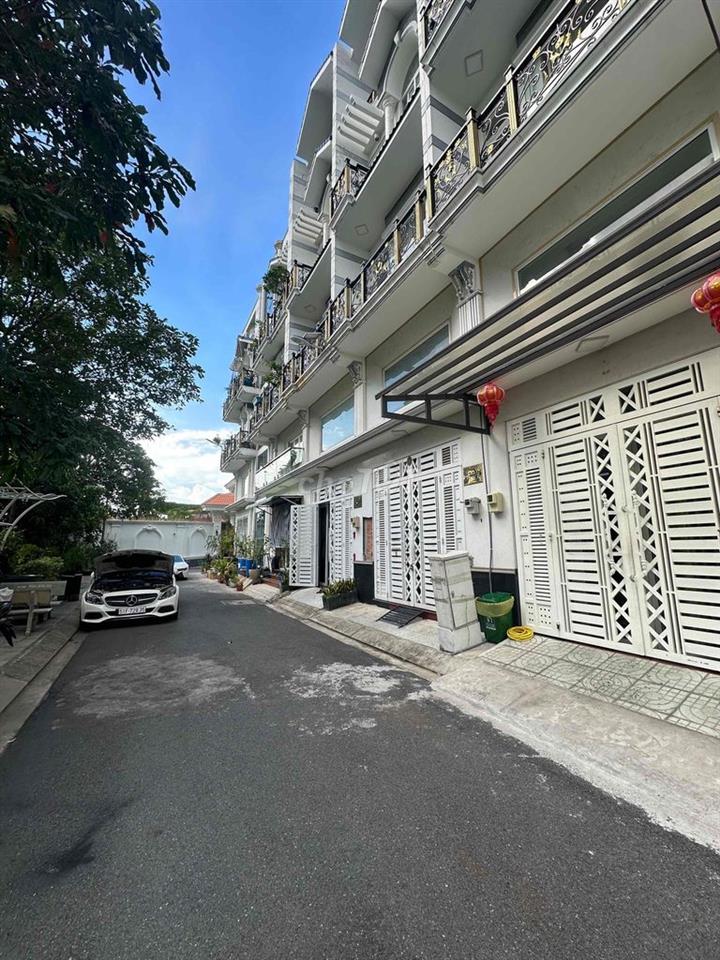 KDC Luxhome An Dương Vương , DT 4x14 , 5PN ,5WC , SHR , Khu Compou