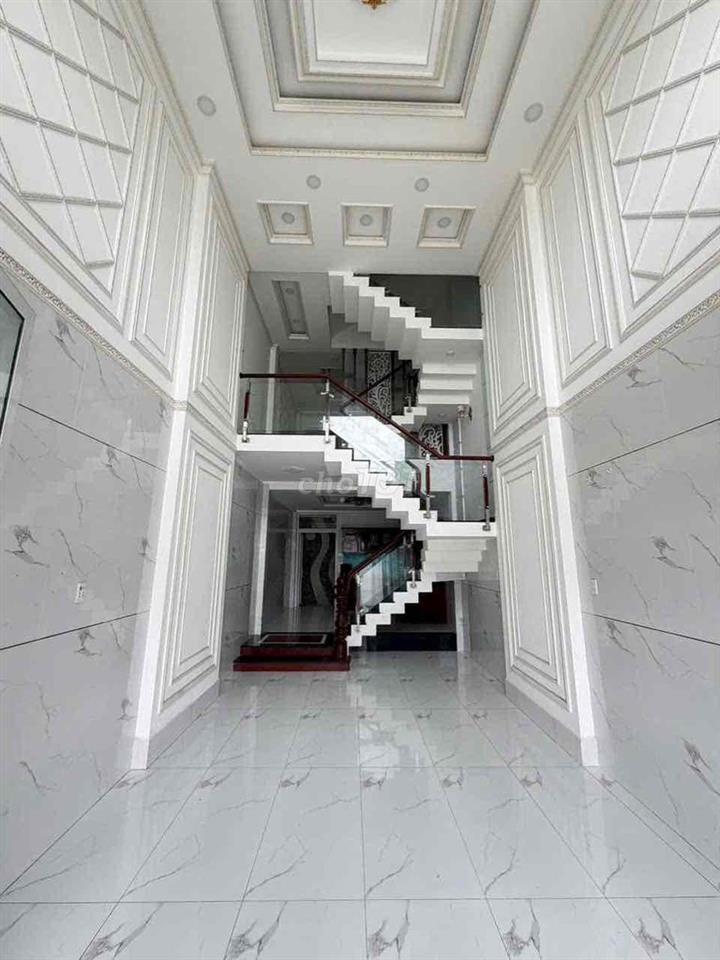 Cho Thuê Nhà 5PN , 5 WC , DTSD 205 m2 , LK Aeon .