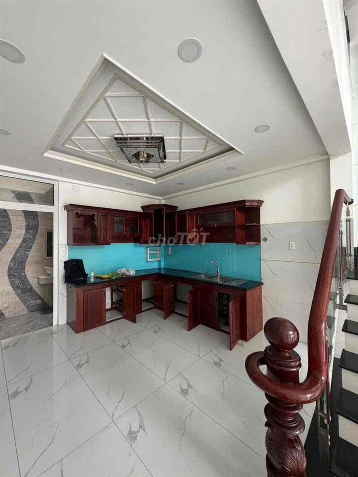 Cho Thuê Nhà 5PN , 5 WC , DTSD 205 m2 , LK Aeon .