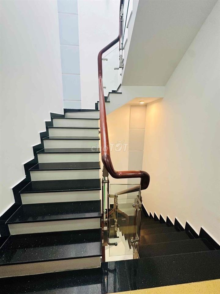 Nhà phố cao cấp Luxhome An Dương Vương , View Công Viên ,DT 220m2 ,SHR