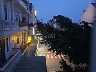 Chú ý nhà chung cư sổ hồng + 2pn+2wc có 2 ban công góc thoáng giá rẻ
