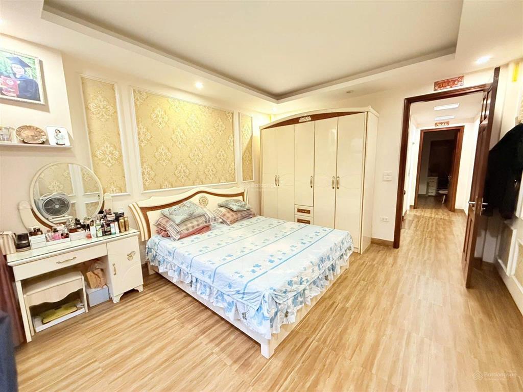 Bán gấp nhà quận đống đa  oto tránh, kinh doanh đa dạng, 46m2 x 5 tầng, nhà đẹp, full nội thất.