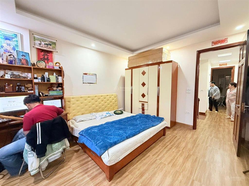 Bán gấp nhà quận đống đa  oto tránh, kinh doanh đa dạng, 46m2 x 5 tầng, nhà đẹp, full nội thất.