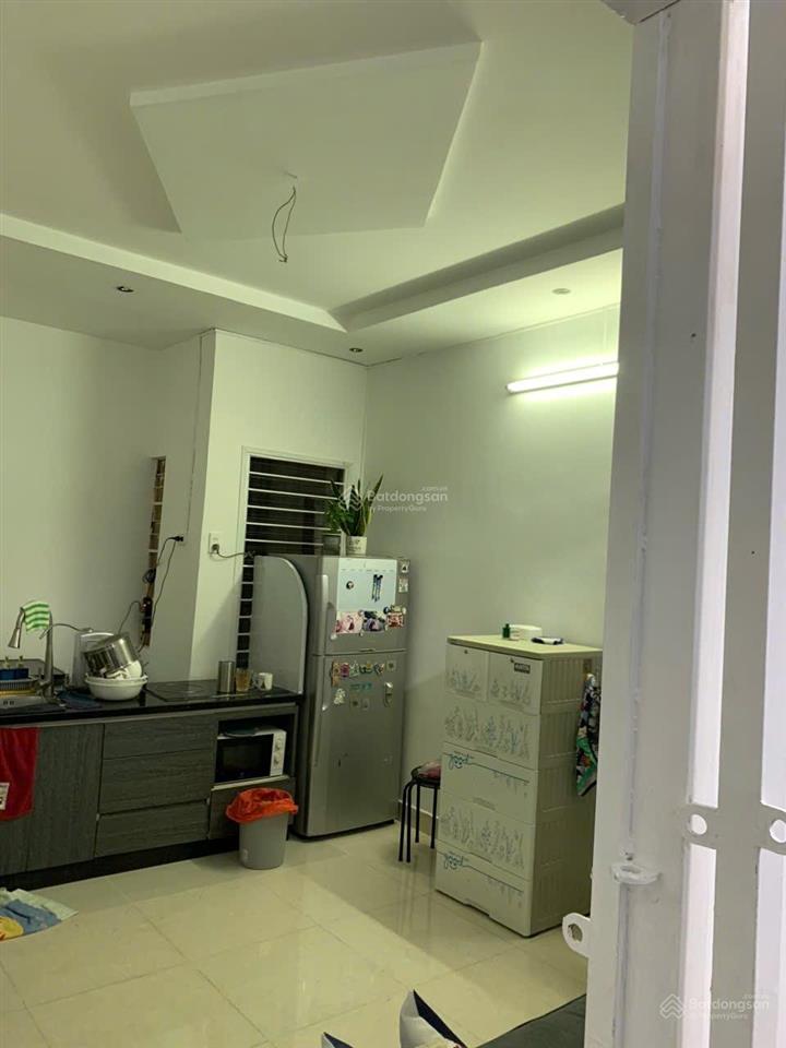 Bán chung cư thanh niên  đường bàu cát 2, tân bình, dt 53m2/2pn+2wc. giá 2 tỷ 6, sổ hồng riêng.