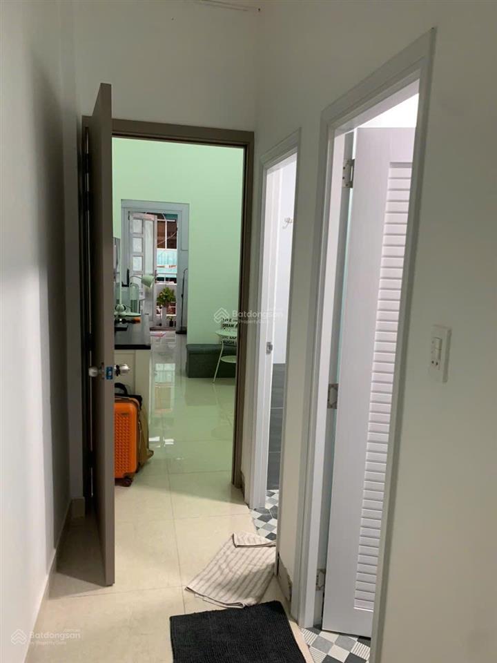 Bán chung cư thanh niên  đường bàu cát 2, tân bình, dt 53m2/2pn+2wc. giá 2 tỷ 6, sổ hồng riêng.