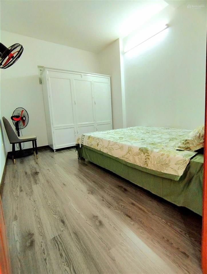 Bán nhanh căn góc tầng trung 2n1wc tại chung cư phenikaa