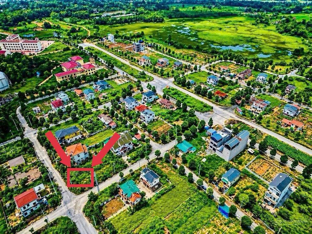 Siêu phẩm góc ngã 4 lớn 100m2 mặt tiền rộng sát cổng trường đh quốc gia