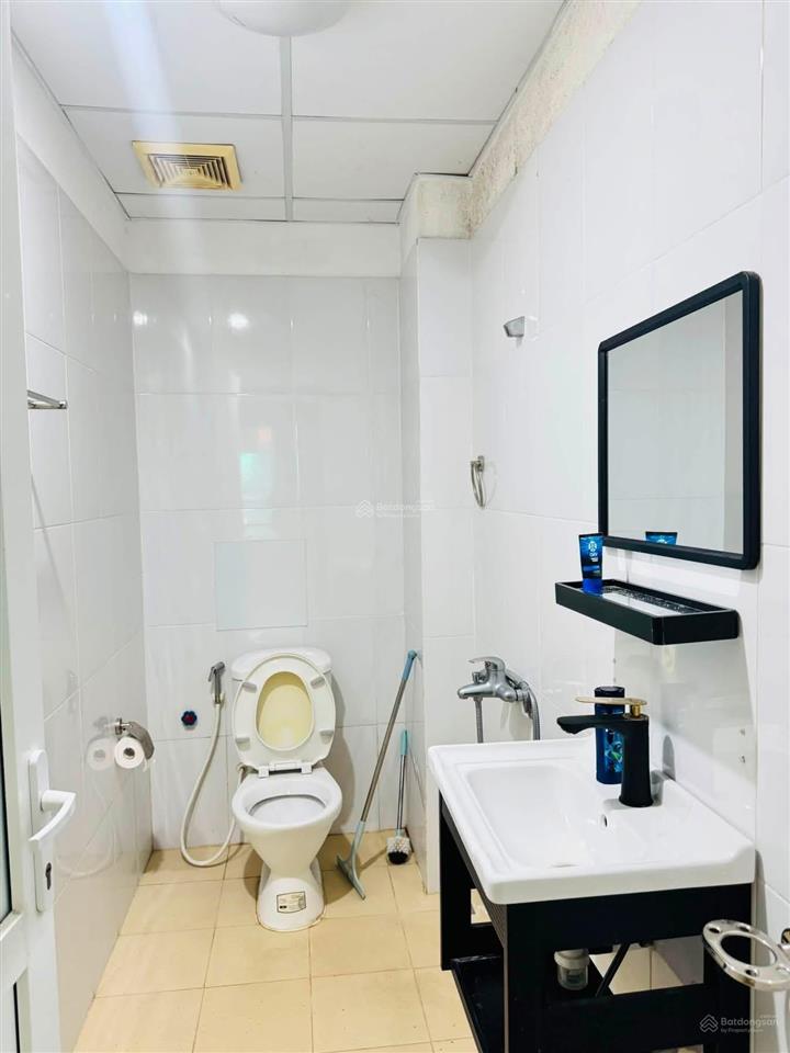 Cắt lỗ 200 triệu bán nhanh căn 2n1wc chung cư phenikaa full nội thất giá 2 tỷ 250