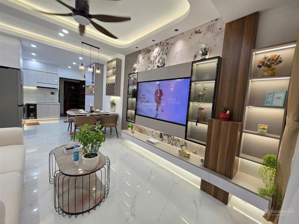 Bán căn 3pn, 2wc sky garden 3 mới decor giá siêu rẻ chỉ 6.550 tỷ có hđ thuê 30 triệu ổn định