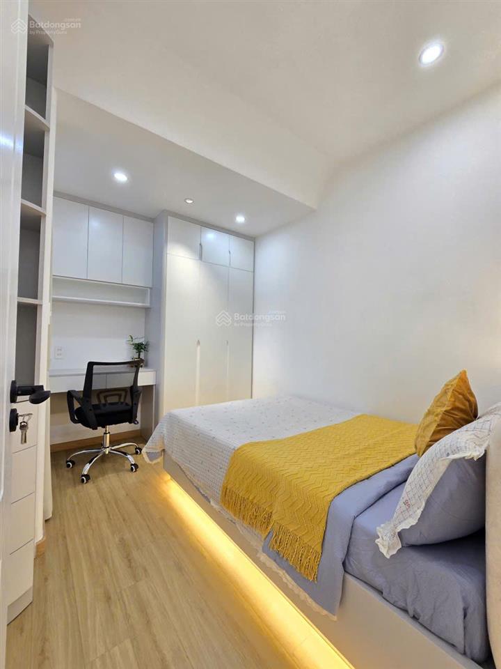 Bán rẻ căn view hồ bơi, 2pn, 1wc sky garden 3 phú mỹ hưng chỉ 5.150 tỷ