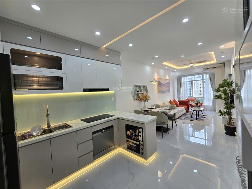 Bán rẻ căn view hồ bơi, 2pn, 1wc sky garden 3 phú mỹ hưng chỉ 5.150 tỷ
